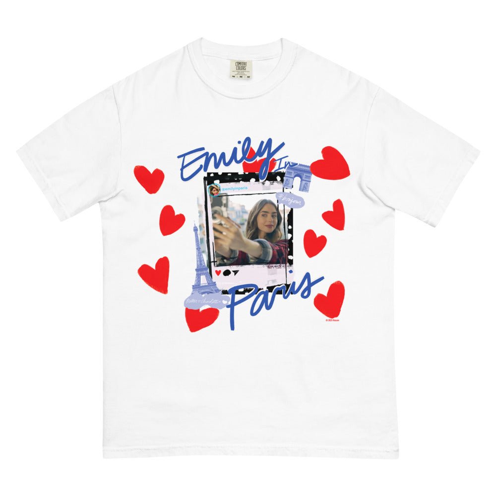 Emily in Paris Comfort Colors T-Shirt Selfie - Paramount Shop
