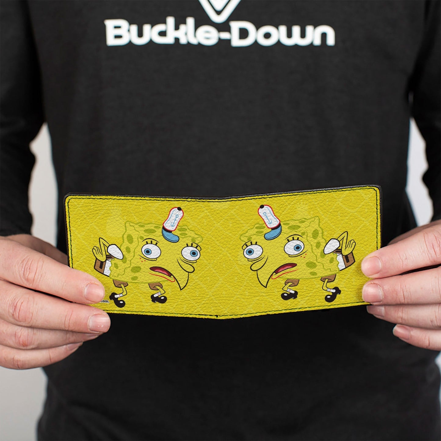 SpongeBob SquarePants Bi - Fold Wallet Mocking SpongeBob Pose Pineapple Vegan Leather Yellow - Paramount Shop