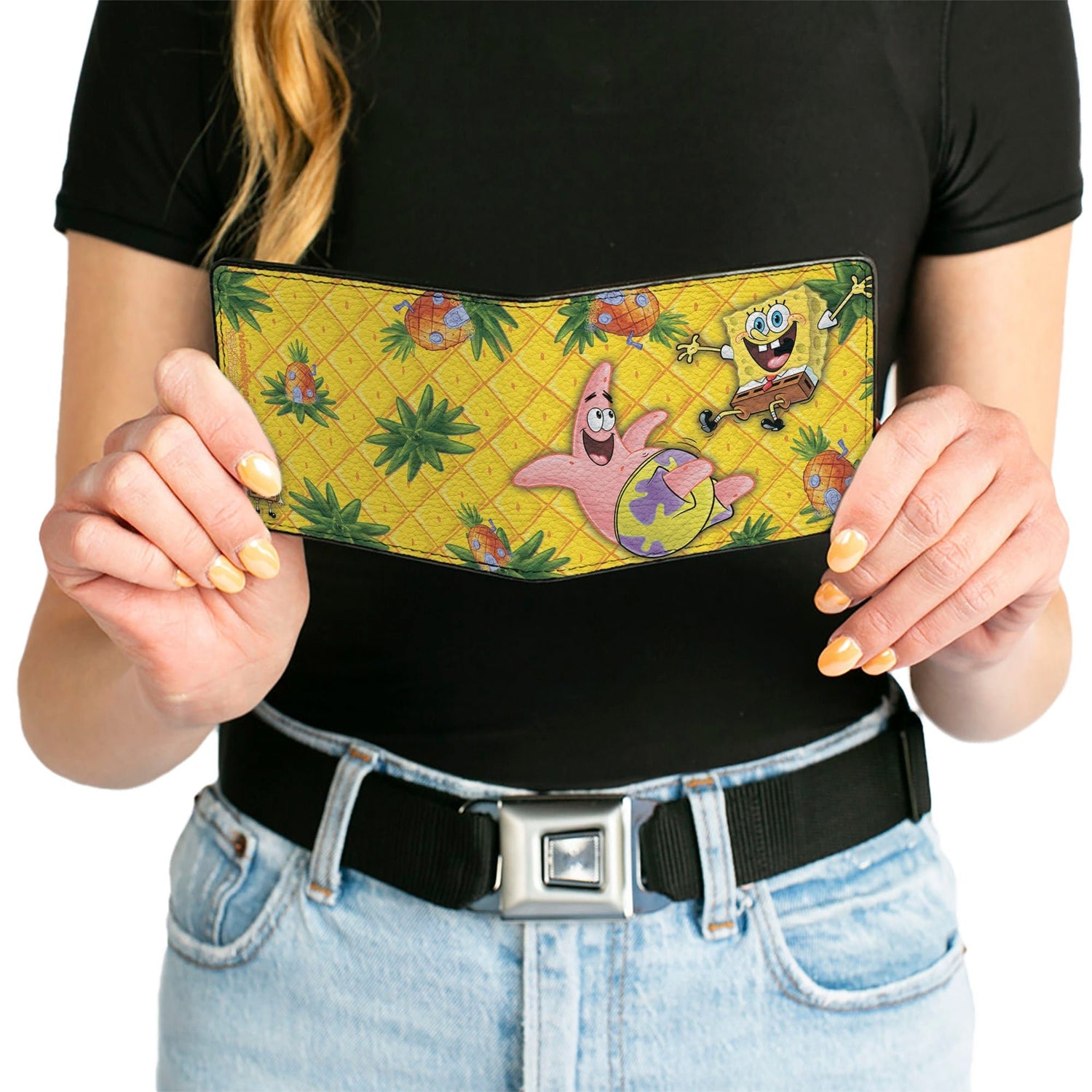 SpongeBob SquarePants Bi - Fold Wallet SpongeBob & Patrick Starfish Pose Pineapple Gold Vegan Leather. - Paramount Shop