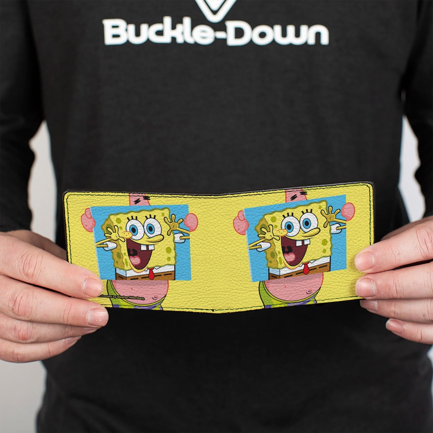 SpongeBob SquarePants Wallet Patrick Star Holding SpongeBob Portrait Vegan Leather Yellow - Paramount Shop