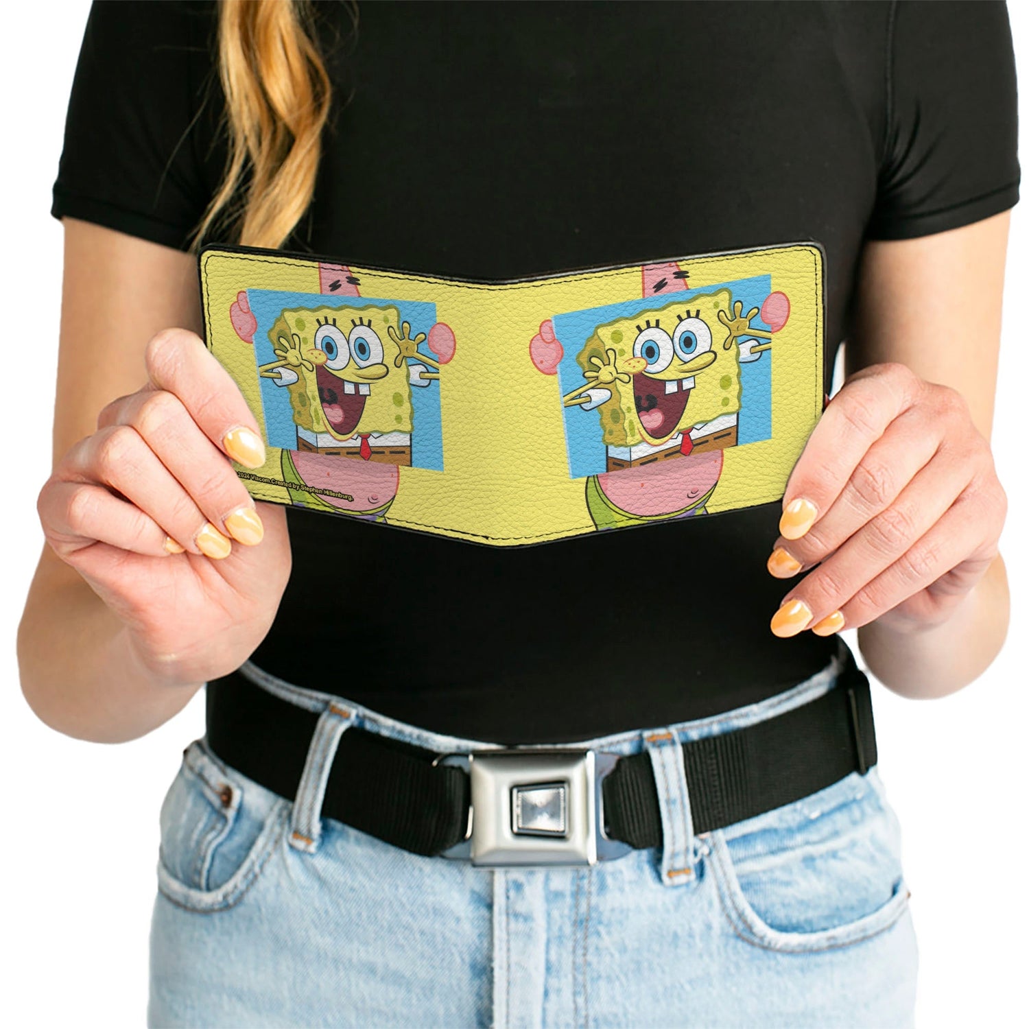 SpongeBob SquarePants Wallet Patrick Star Holding SpongeBob Portrait Vegan Leather Yellow - Paramount Shop