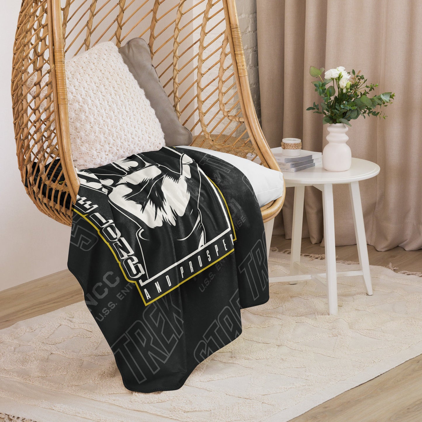 Star Trek: The Original Series Sherpa Blanket Live Long And Prosper - Paramount Shop